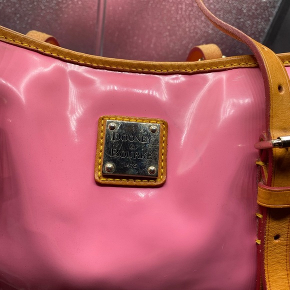 661 Dooney&Bourke pink patent tote Preowned PROJECT BAG###### - Picture 5 of 13